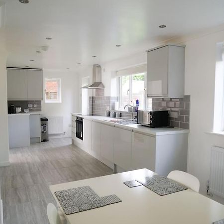 Cosy Four Bed Property With En-Suite Near To Nec Birmingham Airport And The City エクステリア 写真
