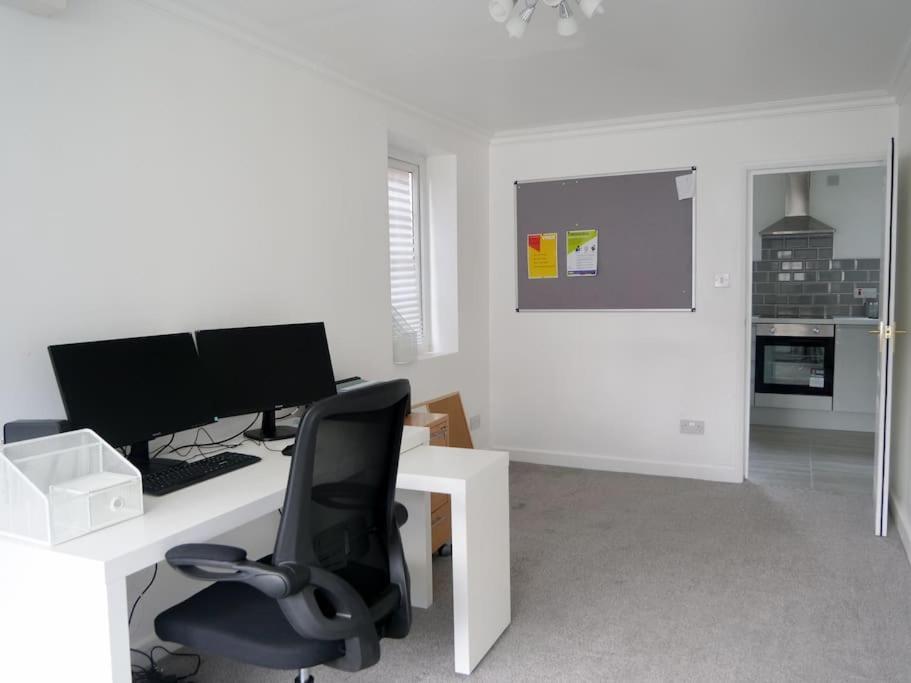 Cosy Four Bed Property With En-Suite Near To Nec Birmingham Airport And The City エクステリア 写真