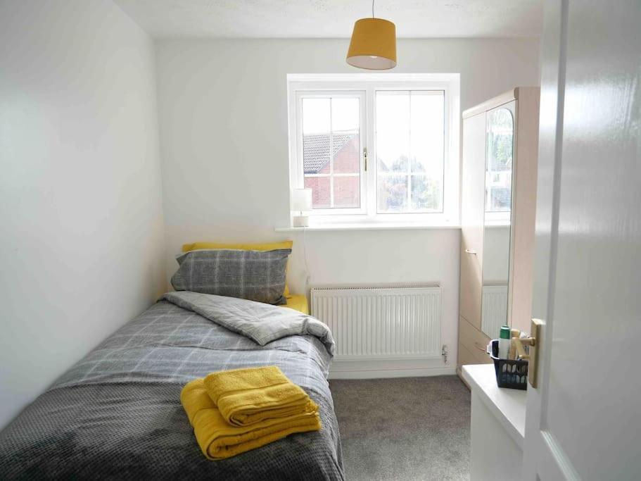 Cosy Four Bed Property With En-Suite Near To Nec Birmingham Airport And The City エクステリア 写真